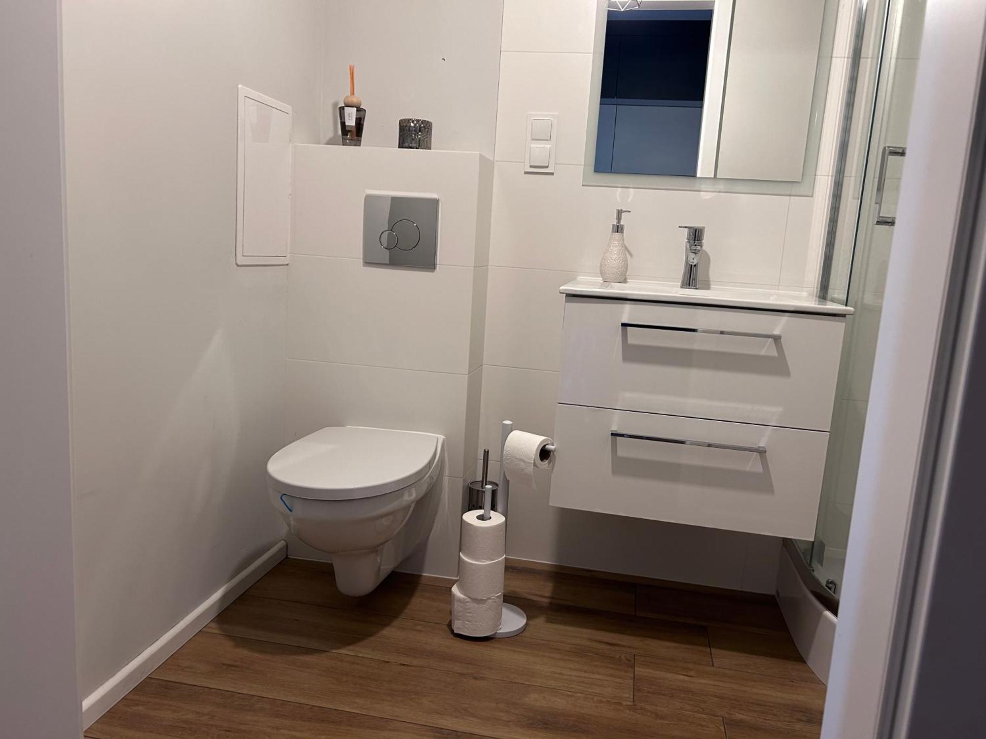 Z Balkonem I Parkingiem Apartment Wroclaw