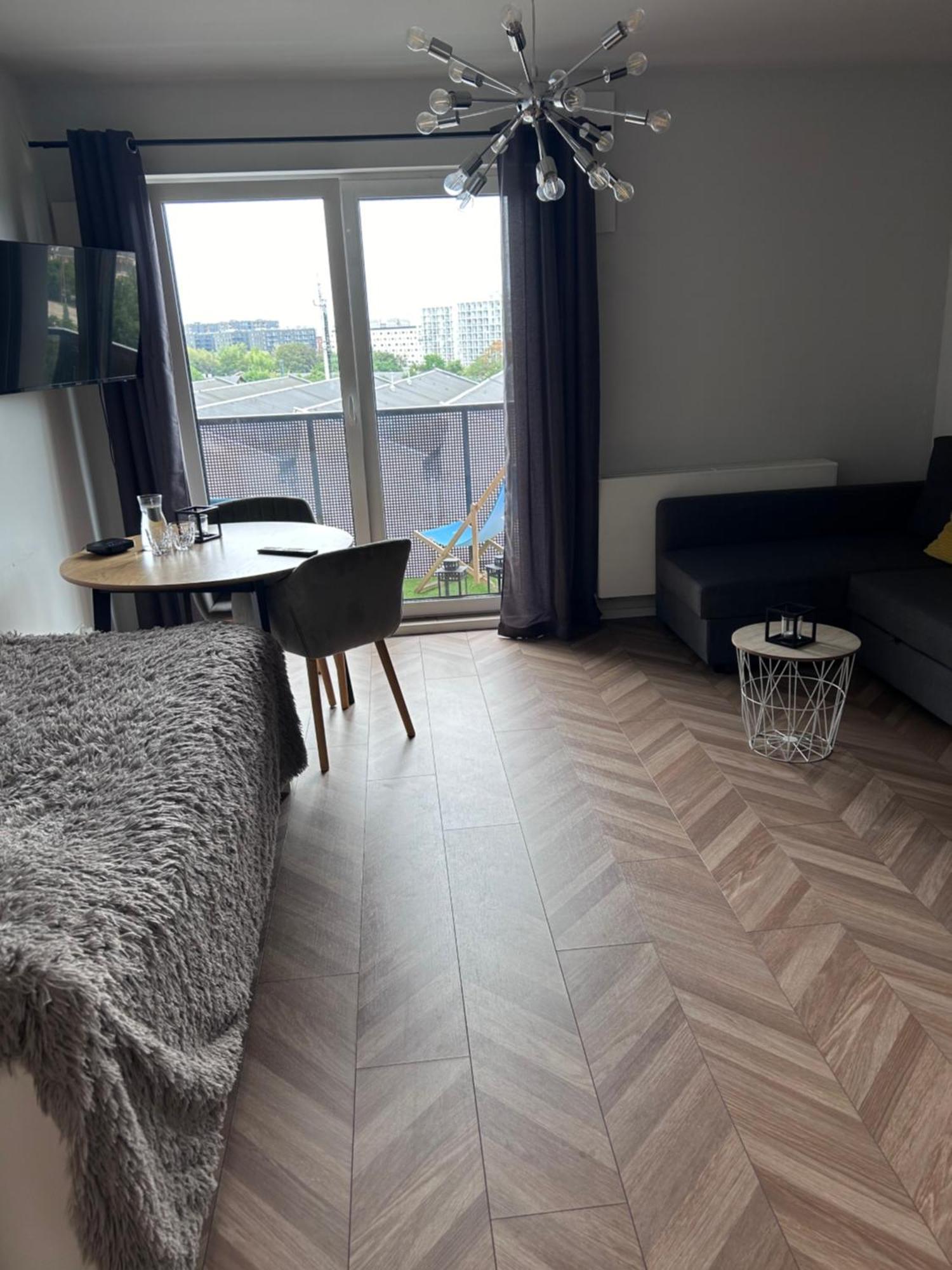 Apartment Z Balkonem I Parkingiem Wroclaw
